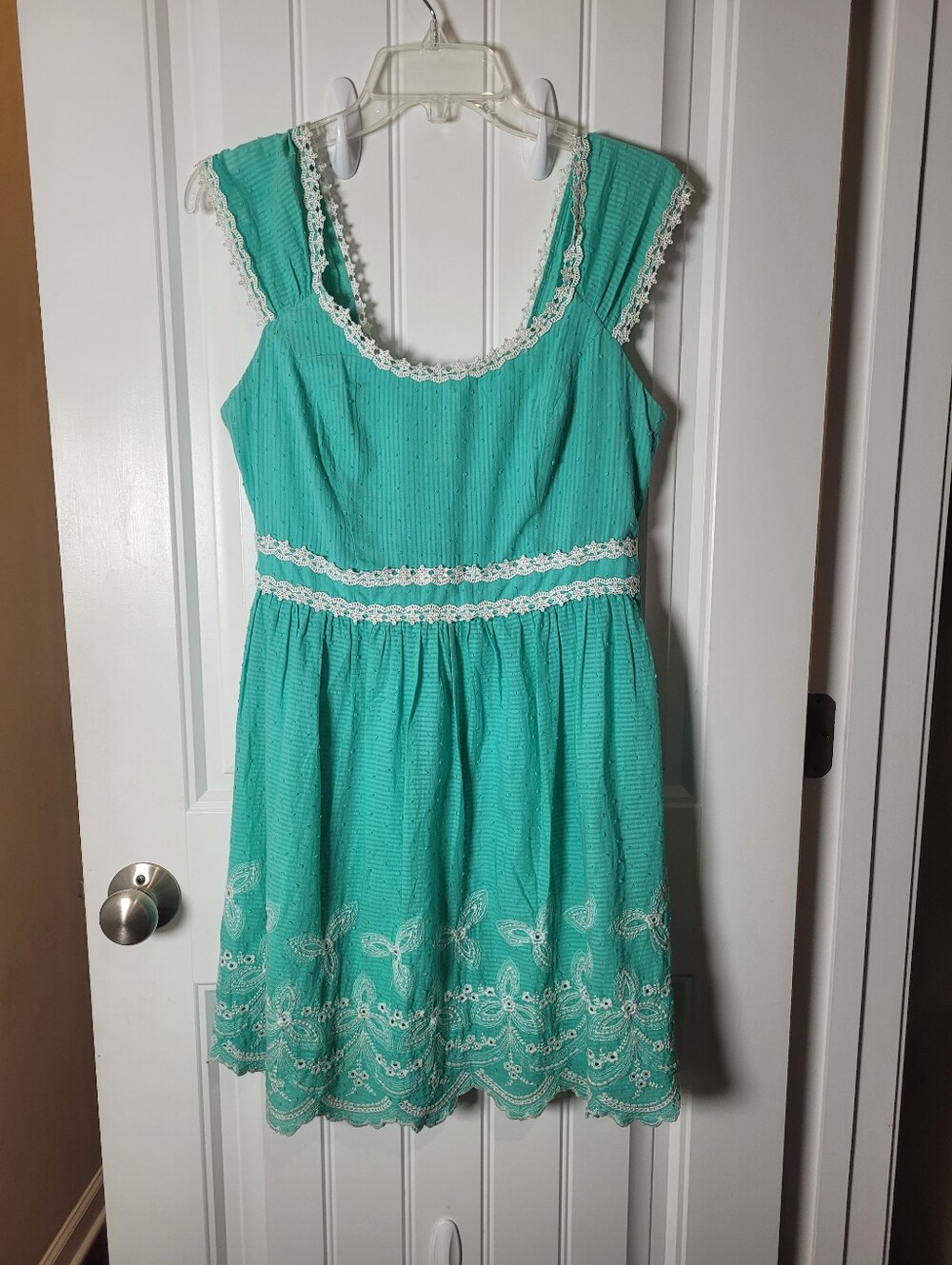 B. Darlin Women's Mint Green Lace-Trim Sundress.  Size 11/12